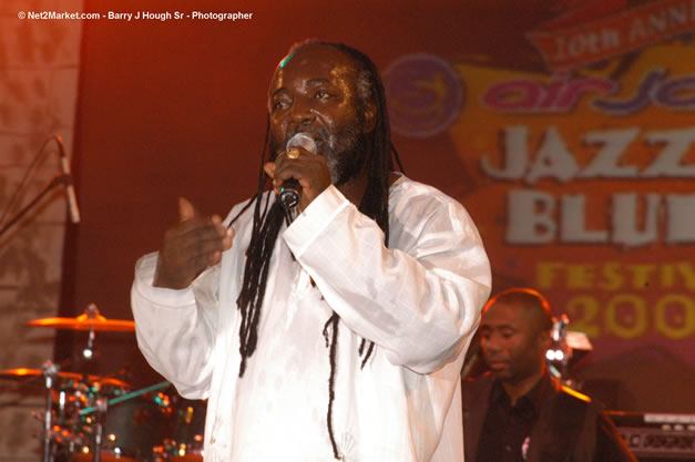 Freddy McGregor @ The Aqueduct on Rose Hall - Friday, January 26, 2007 - 10th Anniversary - Air Jamaica Jazz & Blues Festival 2007 - The Art of Music - Tuesday, January 23 - Saturday, January 27, 2007, The Aqueduct on Rose Hall, Montego Bay, Jamaica - Negril Travel Guide, Negril Jamaica WI - http://www.negriltravelguide.com - info@negriltravelguide.com...!