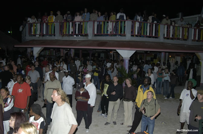 Live in Concert - Yellowman - Peter Metro - Bobby Dread - Swallow - backed by the Indika Band - Boubon Beach Restaurant, Beach Bar & Oceanfront Accommodations - Negril Travel Guide, Negril Jamaica WI - http://www.negriltravelguide.com - info@negriltravelguide.com...!