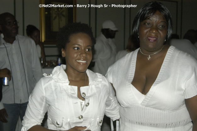 Etana - Reflections - Cure Fest 2007 - All White Birth-Night Party - Hosted by Jah Cure - Starfish Trelawny Hotel - Trelawny, Jamaica - Friday, October 12, 2007 - Cure Fest 2007 October 12th-14th, 2007 Presented by Danger Promotions, Iyah Cure Promotions, and Brass Gate Promotions - Alison Young, Publicist - Photographs by Net2Market.com - Barry J. Hough Sr, Photographer - Negril Travel Guide, Negril Jamaica WI - http://www.negriltravelguide.com - info@negriltravelguide.com...!