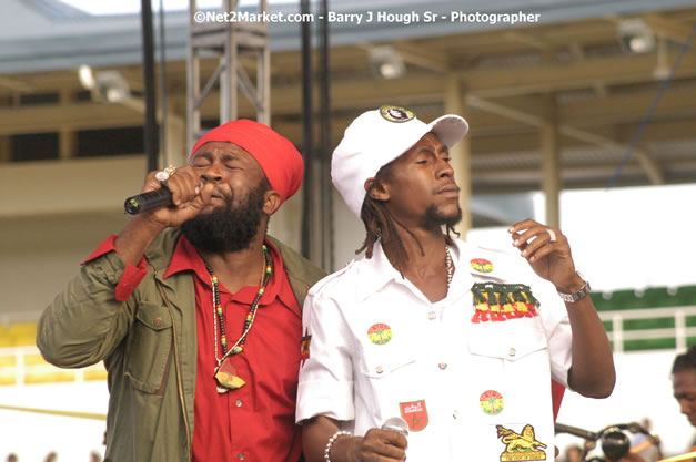 Jah Cure - Cure Fest 2007 - Longing For Concert at Trelawny Multi Purpose Stadium, Trelawny, Jamaica - Sunday, October 14, 2007 - Cure Fest 2007 October 12th-14th, 2007 Presented by Danger Promotions, Iyah Cure Promotions, and Brass Gate Promotions - Alison Young, Publicist - Photographs by Net2Market.com - Barry J. Hough Sr, Photographer - Negril Travel Guide, Negril Jamaica WI - http://www.negriltravelguide.com - info@negriltravelguide.com...!