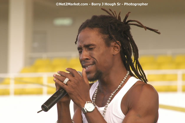 Jah Cure - Cure Fest 2007 - Longing For Concert at Trelawny Multi Purpose Stadium, Trelawny, Jamaica - Sunday, October 14, 2007 - Cure Fest 2007 October 12th-14th, 2007 Presented by Danger Promotions, Iyah Cure Promotions, and Brass Gate Promotions - Alison Young, Publicist - Photographs by Net2Market.com - Barry J. Hough Sr, Photographer - Negril Travel Guide, Negril Jamaica WI - http://www.negriltravelguide.com - info@negriltravelguide.com...!