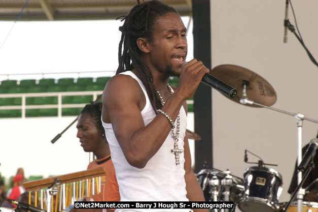 Jah Cure - Cure Fest 2007 - Longing For Concert at Trelawny Multi Purpose Stadium, Trelawny, Jamaica - Sunday, October 14, 2007 - Cure Fest 2007 October 12th-14th, 2007 Presented by Danger Promotions, Iyah Cure Promotions, and Brass Gate Promotions - Alison Young, Publicist - Photographs by Net2Market.com - Barry J. Hough Sr, Photographer - Negril Travel Guide, Negril Jamaica WI - http://www.negriltravelguide.com - info@negriltravelguide.com...!