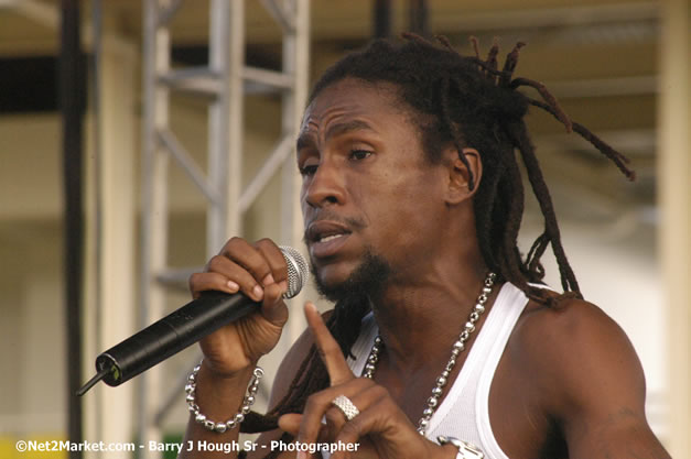 Jah Cure - Cure Fest 2007 - Longing For Concert at Trelawny Multi Purpose Stadium, Trelawny, Jamaica - Sunday, October 14, 2007 - Cure Fest 2007 October 12th-14th, 2007 Presented by Danger Promotions, Iyah Cure Promotions, and Brass Gate Promotions - Alison Young, Publicist - Photographs by Net2Market.com - Barry J. Hough Sr, Photographer - Negril Travel Guide, Negril Jamaica WI - http://www.negriltravelguide.com - info@negriltravelguide.com...!