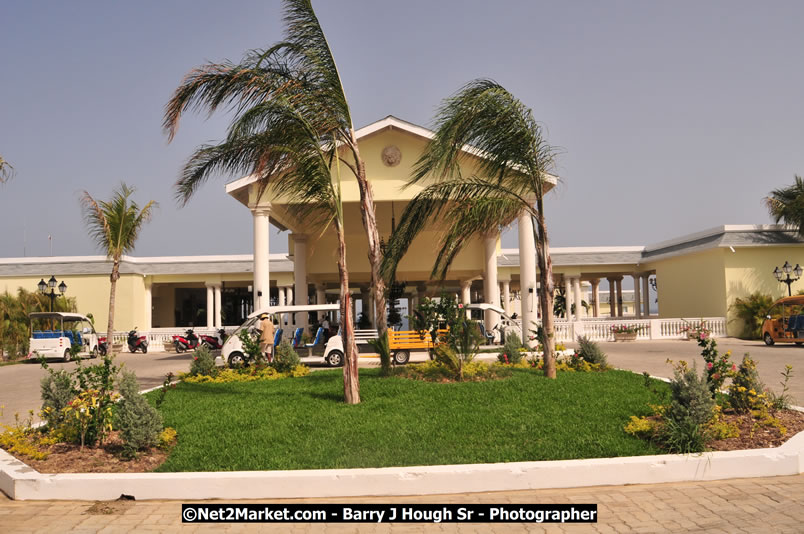 Grand Palladium Resort & Spa [Fiesta] - Host of Hanover Homecoming Foundations Celebrations - Hanover Homecoming Foundation LTD Jamaica - Wherever you roam ... Hanover bids you ... come HOME - Sunday, August 3 to Saturday, August 9, 2008 - Hanover Jamaica - Photographs by Net2Market.com - Barry J. Hough Sr. Photojournalist/Photograper - Photographs taken with a Nikon D300 - Negril Travel Guide, Negril Jamaica WI - http://www.negriltravelguide.com - info@negriltravelguide.com...!