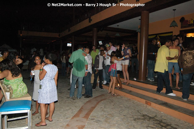 Hybrid Go Ultra - Glamous Life @ Rick's Cafe, Negri, West End - South Beach's most talked about exclusive event for the mature and beautiful - Friday, August 3, 2007, Rick's Cafe, West End, Negril, Westmoreland, Jamaica - Negril Travel Guide.com, Negril Jamaica WI - http://www.negriltravelguide.com - info@negriltravelguide.com...!