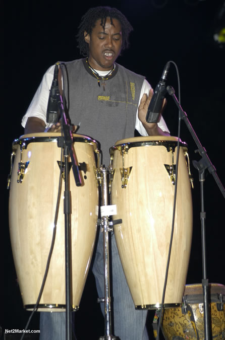 Performances - Air Jamaica Jazz & Blues 2005 - The Art Of Music - Cinnamon Hill Golf Course, Rose Hall, Montego Bay - Negril Travel Guide, Negril Jamaica WI - http://www.negriltravelguide.com - info@negriltravelguide.com...!