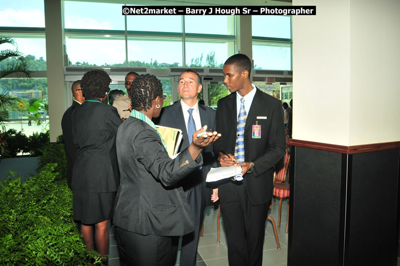 The Unveiling Of The Commemorative Plaque By The Honourable Prime Minister, Orette Bruce Golding, MP, And Their Majesties, King Juan Carlos I And Queen Sofia Of Spain - On Wednesday, February 18, 2009, Marking The Completion Of The Expansion Of Sangster International Airport, Venue at Sangster International Airport, Montego Bay, St James, Jamaica - Wednesday, February 18, 2009 - Photographs by Net2Market.com - Barry J. Hough Sr, Photographer/Photojournalist - Negril Travel Guide, Negril Jamaica WI - http://www.negriltravelguide.com - info@negriltravelguide.com...!