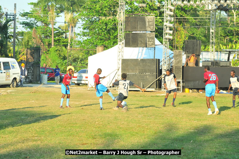 Marley Magic Traffic Jam - Celebrity Football @ Spring Break - Saturday, March 21, 2009 - Also Featuring: Kelley, Capleton, Junior Reid, Spragga Benz, Wayne Marshall, Munga, Romaine Virgo,Embee, Bango Herman, Flava K, Whisky Baggio, Andrew and Wadda Blood, Black Am I, Packa, Venue at Waz Beach, Norman Manley Boulevard, Negril Westmoreland, Jamaica - Saturday, March 21, 2009 - Photographs by Net2Market.com - Barry J. Hough Sr, Photographer/Photojournalist - Negril Travel Guide, Negril Jamaica WI - http://www.negriltravelguide.com - info@negriltravelguide.com...!