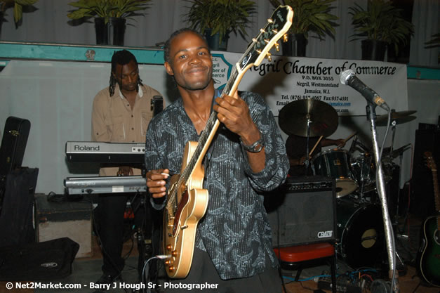 Negril Chamber of Commerce - 24th Anniversary Dinner Photos - Saturday, April 21, 2007 - Negril Hills Country Club, Sheffield, Westmoreland, Jamaica W.I. - Negril Travel Guide, Negril Jamaica WI - http://www.negriltravelguide.com - info@negriltravelguide.com...!