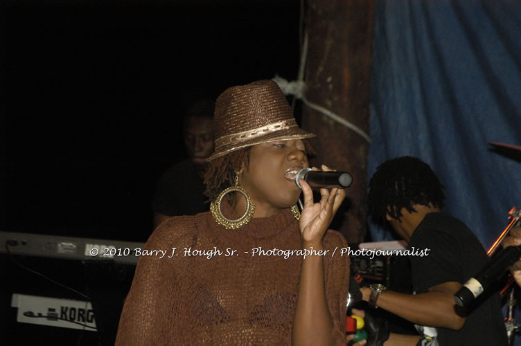 Etana - Live In Concert - One Love Reggae Concert Series 09/10 @ Negril Escape Resort and Spa, December 22, 2009, One Love Drive, West End, Negril, Westmoreland, Jamaica W.I. - Photographs by Net2Market.com - Barry J. Hough Sr, Photographer/Photojournalist - Negril Travel Guide, Negril Jamaica WI - http://www.negriltravelguide.com - info@negriltravelguide.com...!