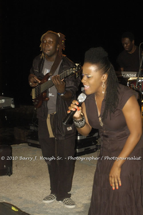 Etana - Live In Concert - One Love Reggae Concert Series 09/10 @ Negril Escape Resort and Spa, December 22, 2009, One Love Drive, West End, Negril, Westmoreland, Jamaica W.I. - Photographs by Net2Market.com - Barry J. Hough Sr, Photographer/Photojournalist - Negril Travel Guide, Negril Jamaica WI - http://www.negriltravelguide.com - info@negriltravelguide.com...!