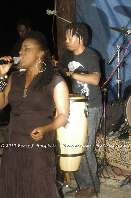 Etana - Live In Concert - One Love Reggae Concert Series 09/10 @ Negril Escape Resort and Spa, December 22, 2009, One Love Drive, West End, Negril, Westmoreland, Jamaica W.I. - Photographs by Net2Market.com - Barry J. Hough Sr, Photographer/Photojournalist - Negril Travel Guide, Negril Jamaica WI - http://www.negriltravelguide.com - info@negriltravelguide.com...!