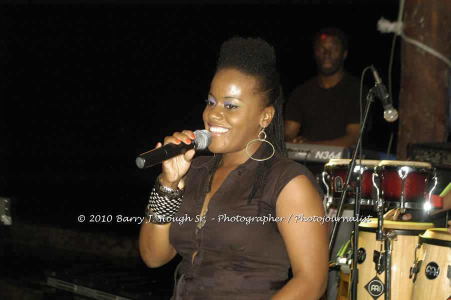 Etana - Live In Concert - One Love Reggae Concert Series 09/10 @ Negril Escape Resort and Spa, December 22, 2009, One Love Drive, West End, Negril, Westmoreland, Jamaica W.I. - Photographs by Net2Market.com - Barry J. Hough Sr, Photographer/Photojournalist - Negril Travel Guide, Negril Jamaica WI - http://www.negriltravelguide.com - info@negriltravelguide.com...!