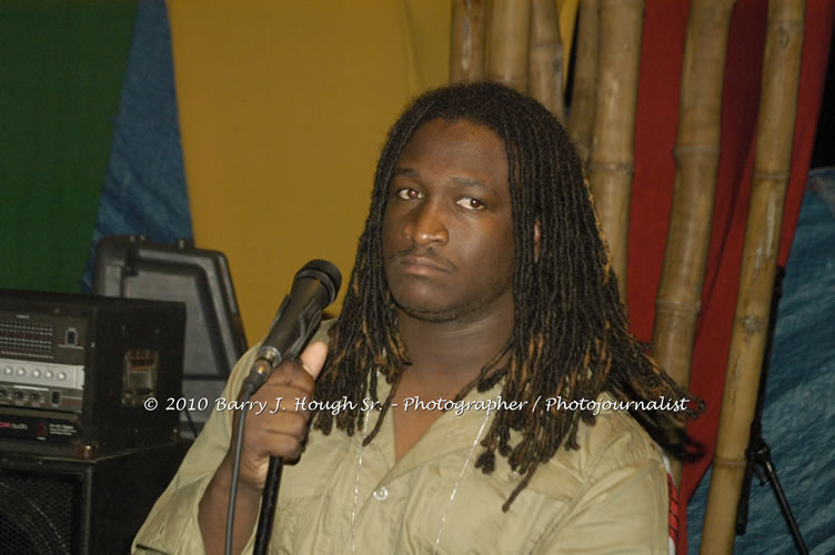 Etana - Live In Concert - One Love Reggae Concert Series 09/10 @ Negril Escape Resort and Spa, December 22, 2009, One Love Drive, West End, Negril, Westmoreland, Jamaica W.I. - Photographs by Net2Market.com - Barry J. Hough Sr, Photographer/Photojournalist - Negril Travel Guide, Negril Jamaica WI - http://www.negriltravelguide.com - info@negriltravelguide.com...!