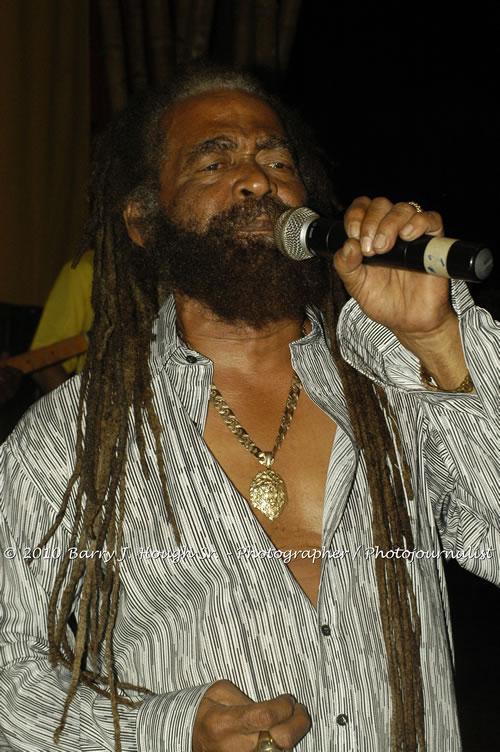 John Holt - Live in Concert - Also featuring Uprising Bank, plus DJ Gemini @ One Love Reggae Concerts Series 09/10 @ Negril Escape Resort & Spa, February 9, 2010, One Love Drive, West End, Negril, Westmoreland, Jamaica W.I. - Photographs by Net2Market.com - Barry J. Hough Sr, Photographer/Photojournalist - The Negril Travel Guide - Negril's and Jamaica's Number One Concert Photography Web Site with over 40,000 Jamaican Concert photographs Published -  Negril Travel Guide, Negril Jamaica WI - http://www.negriltravelguide.com - info@negriltravelguide.com...!