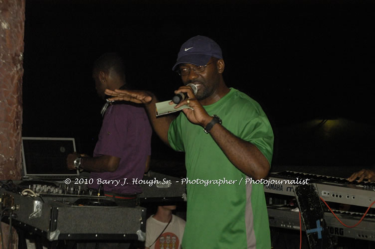 Marcia Griffiths & Edge Michael - Live In Concert - One Love Reggae Concert Series 09/10 @ Negril Escape Resort and Spa, December 29, 2009, One Love Drive, West End, Negril, Westmoreland, Jamaica W.I. - Photographs by Net2Market.com - Barry J. Hough Sr, Photographer/Photojournalist - Negril Travel Guide, Negril Jamaica WI - http://www.negriltravelguide.com - info@negriltravelguide.com...!