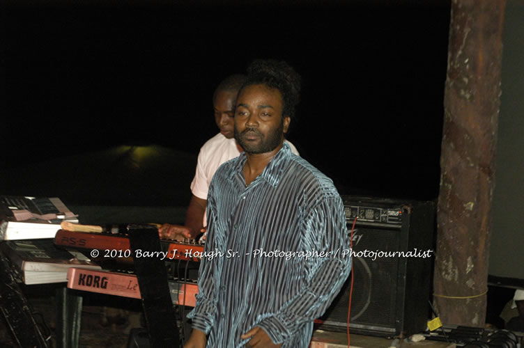 Marcia Griffiths & Edge Michael - Live In Concert - One Love Reggae Concert Series 09/10 @ Negril Escape Resort and Spa, December 29, 2009, One Love Drive, West End, Negril, Westmoreland, Jamaica W.I. - Photographs by Net2Market.com - Barry J. Hough Sr, Photographer/Photojournalist - Negril Travel Guide, Negril Jamaica WI - http://www.negriltravelguide.com - info@negriltravelguide.com...!