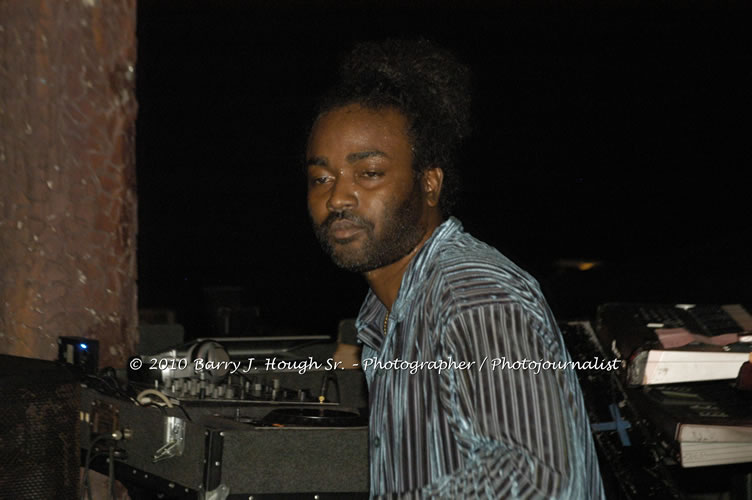 Marcia Griffiths & Edge Michael - Live In Concert - One Love Reggae Concert Series 09/10 @ Negril Escape Resort and Spa, December 29, 2009, One Love Drive, West End, Negril, Westmoreland, Jamaica W.I. - Photographs by Net2Market.com - Barry J. Hough Sr, Photographer/Photojournalist - Negril Travel Guide, Negril Jamaica WI - http://www.negriltravelguide.com - info@negriltravelguide.com...!