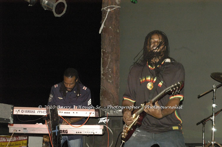 Marcia Griffiths & Edge Michael - Live In Concert - One Love Reggae Concert Series 09/10 @ Negril Escape Resort and Spa, December 29, 2009, One Love Drive, West End, Negril, Westmoreland, Jamaica W.I. - Photographs by Net2Market.com - Barry J. Hough Sr, Photographer/Photojournalist - Negril Travel Guide, Negril Jamaica WI - http://www.negriltravelguide.com - info@negriltravelguide.com...!