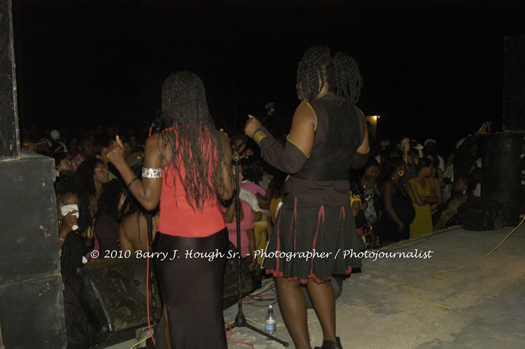 Richie Spice - Live In Concert - One Love Reggae Concert Series 09/10 @ Negril Escape Resort and Spa, January 19, 2010, One Love Drive, West End, Negril, Westmoreland, Jamaica W.I. - Photographs by Net2Market.com - Barry J. Hough Sr, Photographer/Photojournalist - Negril Travel Guide, Negril Jamaica WI - http://www.negriltravelguide.com - info@negriltravelguide.com...!