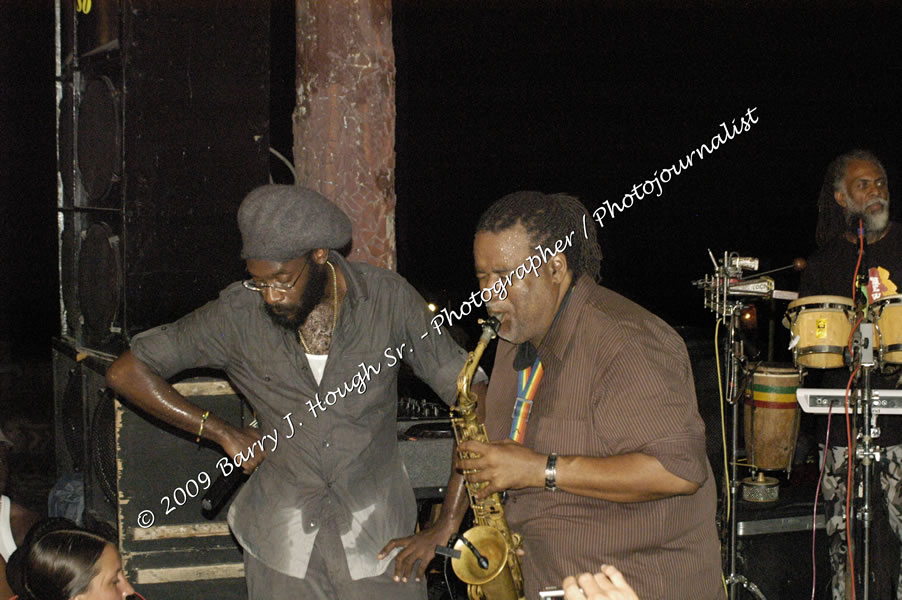  Tarrus Riley - Live in Concert - at the One Love Reggae Concert Series 09/10 @ Negril Escape Resort & Spa - Also Featuring: Mistic Bowie, Monday Justice, Cash, Dean Frazier - DJ Gemini - MC Oliver Cargill, Negril Escape Resort & Spa, One Love Drive, West End, Negril, Westmoreland, Jamaica W.I. - Tuesday, November 17, 2009 - Photographs by Net2Market.com - Barry J. Hough Sr, Photographer / Photojournalist - Photos taken with a Nikon D70, D100, or D300 - Negril Travel Guide, Negril Jamaica WI - http://www.negriltravelguide.com - info@negriltravelguide.com...!