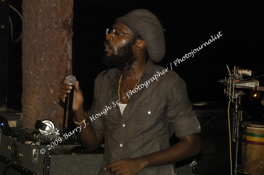  Tarrus Riley - Live in Concert - at the One Love Reggae Concert Series 09/10 @ Negril Escape Resort & Spa - Also Featuring: Mistic Bowie, Monday Justice, Cash, Dean Frazier - DJ Gemini - MC Oliver Cargill, Negril Escape Resort & Spa, One Love Drive, West End, Negril, Westmoreland, Jamaica W.I. - Tuesday, November 17, 2009 - Photographs by Net2Market.com - Barry J. Hough Sr, Photographer / Photojournalist - Photos taken with a Nikon D70, D100, or D300 - Negril Travel Guide, Negril Jamaica WI - http://www.negriltravelguide.com - info@negriltravelguide.com...!