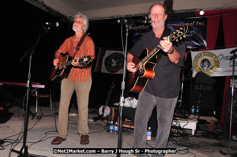 Chinese New Year @ The Sunset Show at Negril Escape - Tuesday, January 27, 2009 - Live Reggae Music at Negril Escape - Tuesday Nights 6:00PM to 10:00 PM - Photographs by Net2Market.com - Barry J. Hough Sr, Photographer/Photojournalist - Negril Travel Guide, Negril Jamaica WI - http://www.negriltravelguide.com - info@negriltravelguide.com...!