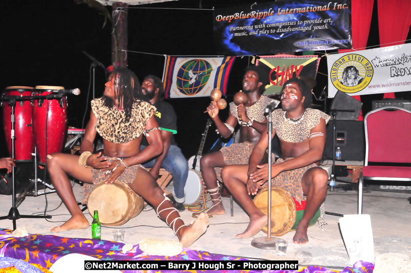 Chinese New Year @ The Sunset Show at Negril Escape - Tuesday, January 27, 2009 - Live Reggae Music at Negril Escape - Tuesday Nights 6:00PM to 10:00 PM - Photographs by Net2Market.com - Barry J. Hough Sr, Photographer/Photojournalist - Negril Travel Guide, Negril Jamaica WI - http://www.negriltravelguide.com - info@negriltravelguide.com...!