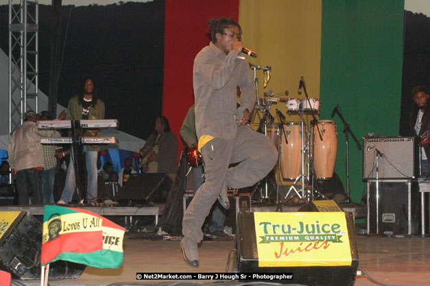 Richie Spice at Tru-Juice Rebel Salute 2008 - The 15th staging of Tru-Juice Rebel Salute, Saturday, January 12, 2008, Port Kaiser Sports Club, St. Elizabeth, Jamaica W.I. - Photographs by Net2Market.com - Barry J. Hough Sr, Photographer - Negril Travel Guide, Negril Jamaica WI - http://www.negriltravelguide.com - info@negriltravelguide.com...!