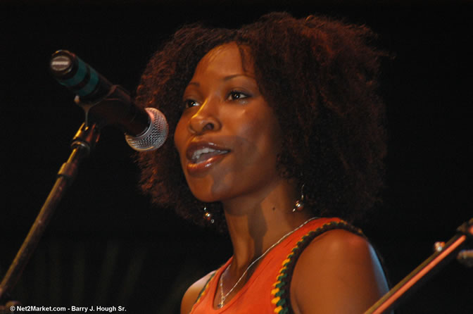 Andy Vernon - Red Stripe Reggae Sumfest 2005 - International Night - July 22th, 2005 - Negril Travel Guide, Negril Jamaica WI - http://www.negriltravelguide.com - info@negriltravelguide.com...!