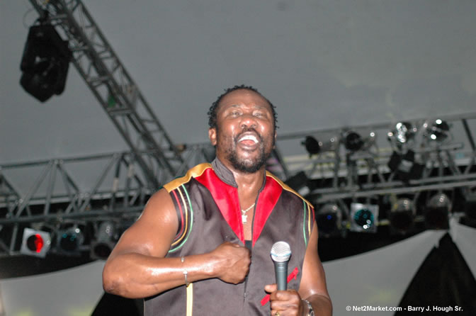 Toots and The Maytails - Red Stripe Reggae Sumfest 2005 - International Night #2 - July 23th, 2005 - Negril Travel Guide, Negril Jamaica WI - http://www.negriltravelguide.com - info@negriltravelguide.com...!