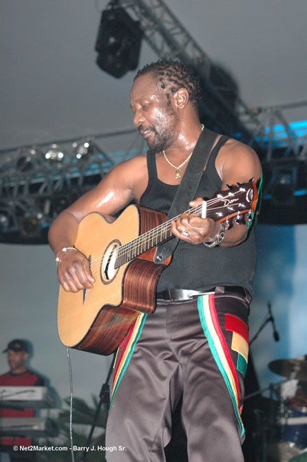 Toots and The Maytails - Red Stripe Reggae Sumfest 2005 - International Night #2 - July 23th, 2005 - Negril Travel Guide, Negril Jamaica WI - http://www.negriltravelguide.com - info@negriltravelguide.com...!