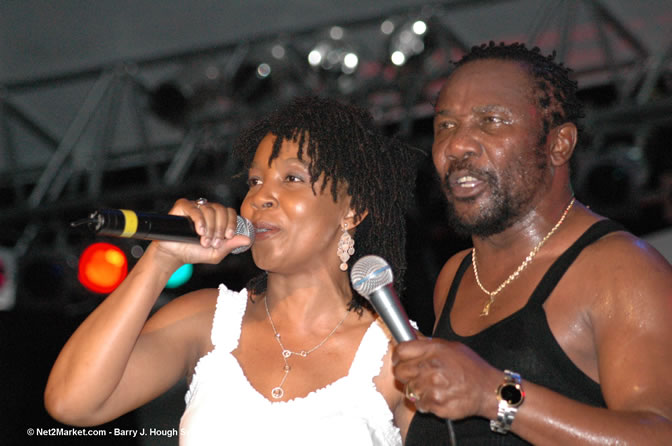 Toots and The Maytails - Red Stripe Reggae Sumfest 2005 - International Night #2 - July 23th, 2005 - Negril Travel Guide, Negril Jamaica WI - http://www.negriltravelguide.com - info@negriltravelguide.com...!