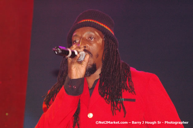 Mackie Conscious - Red Stripe Reggae Sumfest 2007 - Zenith - Saturday, July 21, 2007 - Catherine Hall, Montego Bay, St James, Jamaica W.I. - Negril Travel Guide, Negril Jamaica WI - http://www.negriltravelguide.com - info@negriltravelguide.com...!