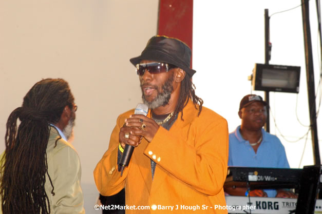 Mighty Diamonds - Red Stripe Reggae Sumfest 2007 - Zenith - Saturday, July 21, 2007 - Catherine Hall, Montego Bay, St James, Jamaica W.I. - Negril Travel Guide, Negril Jamaica WI - http://www.negriltravelguide.com - info@negriltravelguide.com...!