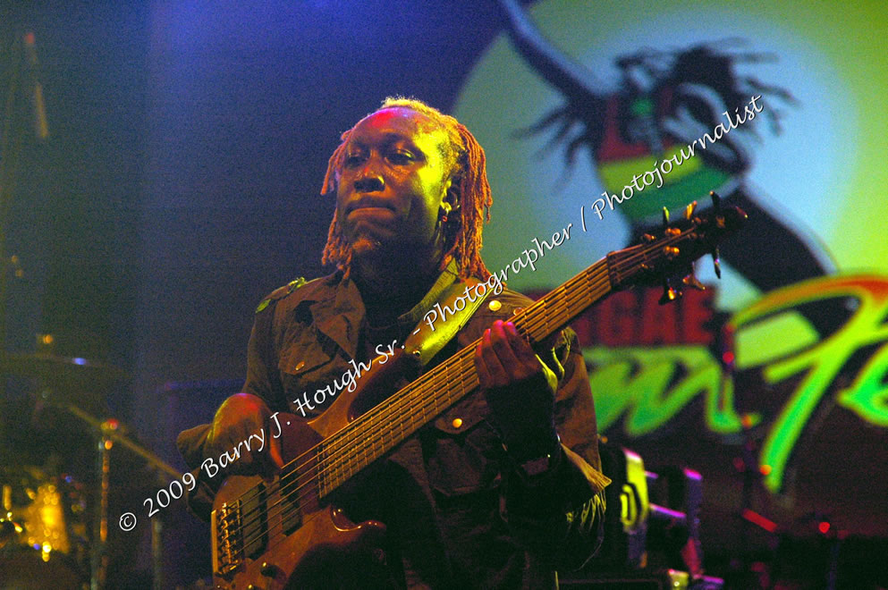 Etana @ Reggae Sumfest 2009 - International Night 2 - Reggae Sumfest 2009,Catherine Hall, Montego Bay, St. James, Jamaica W.I. - Saturday, July 25, 2009 - Reggae Sumfest 2009, July 19 - 25, 2009 - Photographs by Net2Market.com - Barry J. Hough Sr. Photojournalist/Photograper - Photographs taken with a Nikon D70, D100, or D300 - Negril Travel Guide, Negril Jamaica WI - http://www.negriltravelguide.com - info@negriltravelguide.com...!