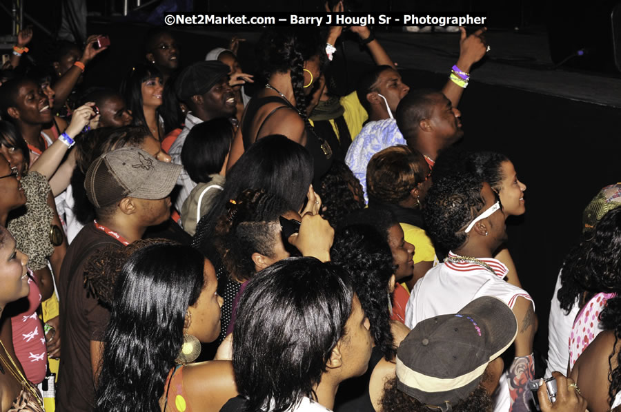 Lil Wayne @ Reggae Sumfest 2008 International Night 2, Catherine Hall, Montego Bay - Saturday, July 19, 2008 - Reggae Sumfest 2008 July 13 - July 19, 2008 - Photographs by Net2Market.com - Barry J. Hough Sr. Photojournalist/Photograper - Photographs taken with a Nikon D300 - Negril Travel Guide, Negril Jamaica WI - http://www.negriltravelguide.com - info@negriltravelguide.com...!