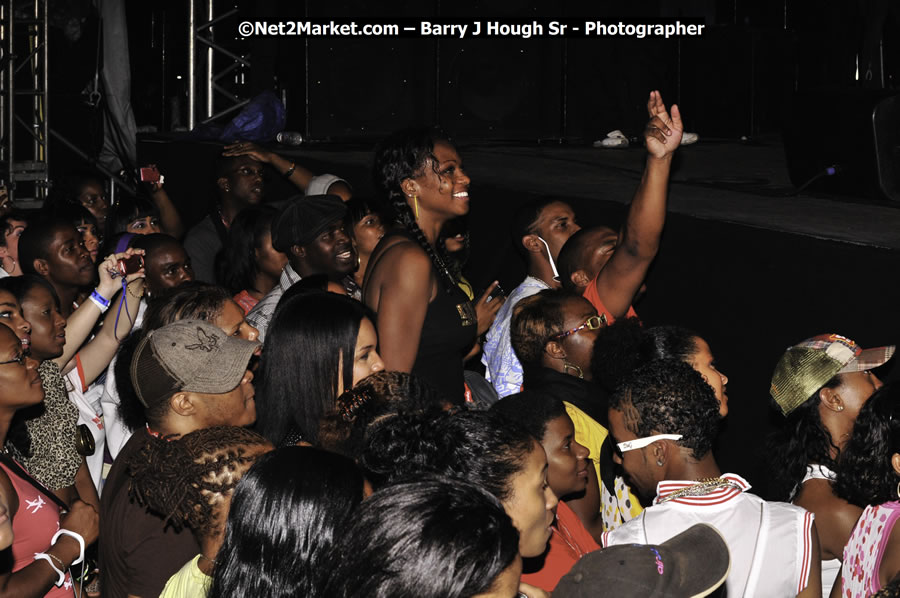 Lil Wayne @ Reggae Sumfest 2008 International Night 2, Catherine Hall, Montego Bay - Saturday, July 19, 2008 - Reggae Sumfest 2008 July 13 - July 19, 2008 - Photographs by Net2Market.com - Barry J. Hough Sr. Photojournalist/Photograper - Photographs taken with a Nikon D300 - Negril Travel Guide, Negril Jamaica WI - http://www.negriltravelguide.com - info@negriltravelguide.com...!