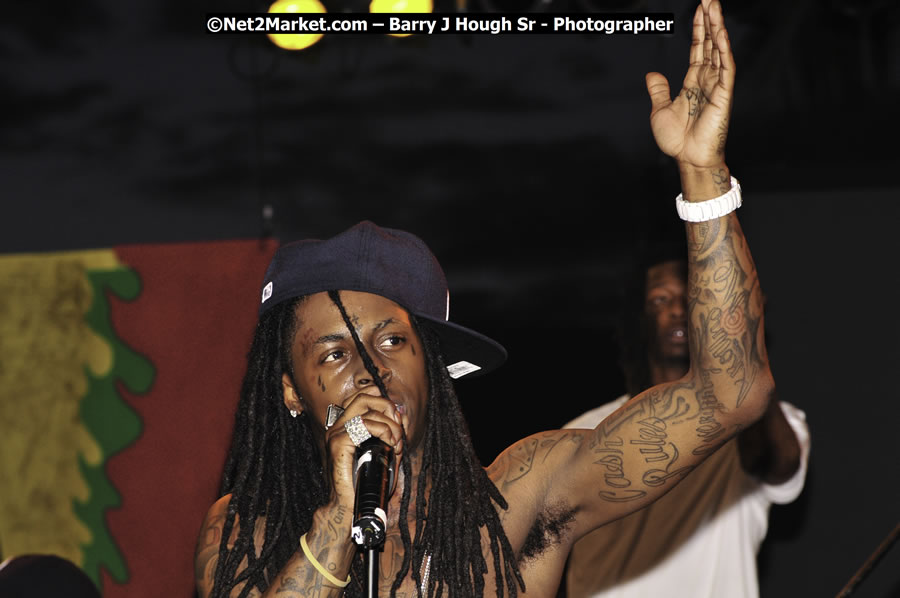 Lil Wayne @ Reggae Sumfest 2008 International Night 2, Catherine Hall, Montego Bay - Saturday, July 19, 2008 - Reggae Sumfest 2008 July 13 - July 19, 2008 - Photographs by Net2Market.com - Barry J. Hough Sr. Photojournalist/Photograper - Photographs taken with a Nikon D300 - Negril Travel Guide, Negril Jamaica WI - http://www.negriltravelguide.com - info@negriltravelguide.com...!