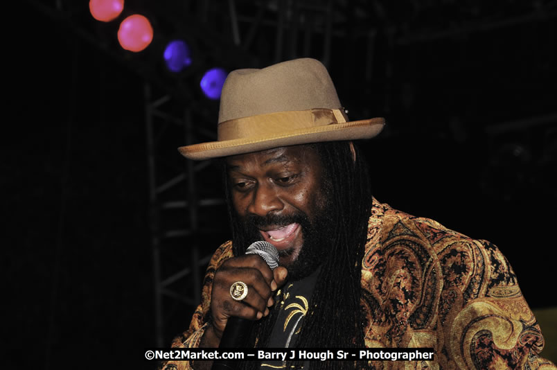 Tarrus Riley @ Reggae Sumfest 2008 International Night 2, Catherine Hall, Montego Bay - Saturday, July 19, 2008 - Reggae Sumfest 2008 July 13 - July 19, 2008 - Photographs by Net2Market.com - Barry J. Hough Sr. Photojournalist/Photograper - Photographs taken with a Nikon D300 - Negril Travel Guide, Negril Jamaica WI - http://www.negriltravelguide.com - info@negriltravelguide.com...!