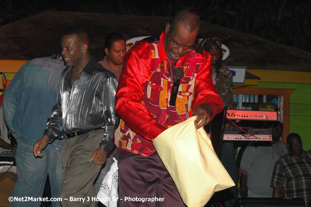 Tarrus Riley, Jimmy Riley, and Dwayne Stephensen - Money Cologne Promotions in association with "British Link Up" presents Summer Jam featuring She's Royal Tarrus Riley & Jimmy Riley - Plus Ras Slick, Sham Dawg, and Whiskey Bagio @ Roots Bamboo, Norman Manley Boulevard, Negril, Jamaica W.I. - Backed up Dean Fraser & The Hurricanne Band - MC Barry G and Rev. BB - July 25, 2007 - Negril Travel Guide.com, Negril Jamaica WI - http://www.negriltravelguide.com - info@negriltravelguide.com...!