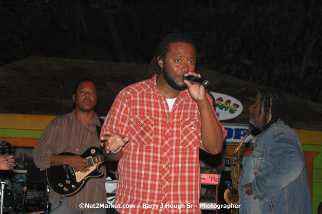 Tarrus Riley, Jimmy Riley, and Dwayne Stephensen - Money Cologne Promotions in association with "British Link Up" presents Summer Jam featuring She's Royal Tarrus Riley & Jimmy Riley - Plus Ras Slick, Sham Dawg, and Whiskey Bagio @ Roots Bamboo, Norman Manley Boulevard, Negril, Jamaica W.I. - Backed up Dean Fraser & The Hurricanne Band - MC Barry G and Rev. BB - July 25, 2007 - Negril Travel Guide.com, Negril Jamaica WI - http://www.negriltravelguide.com - info@negriltravelguide.com...!