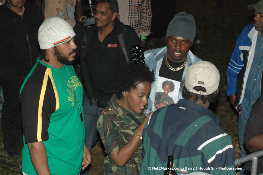 Etana - Smile Jamaica, Nine Miles, St Anns, Jamaica - Saturday, February 10, 2007 - The Smile Jamaica Concert, a symbolic homecoming in Bob Marley's birthplace of Nine Miles - Negril Travel Guide, Negril Jamaica WI - http://www.negriltravelguide.com - info@negriltravelguide.com...!