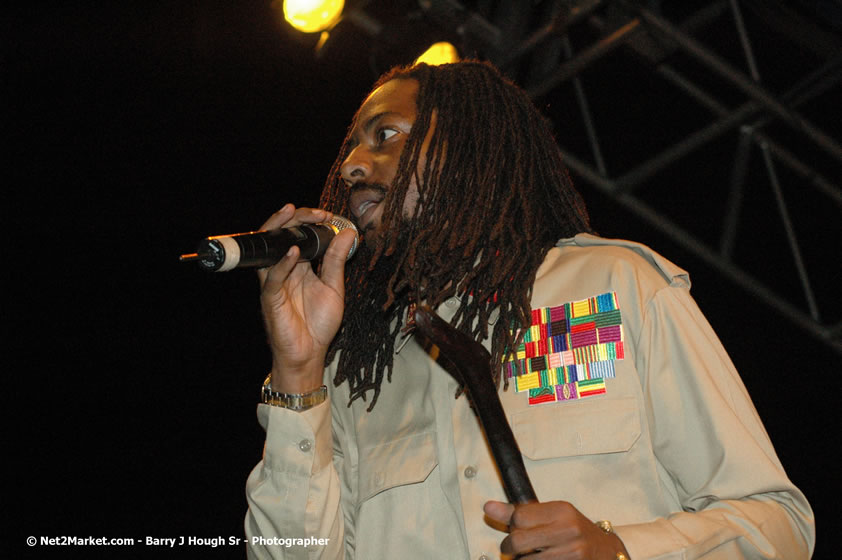 M - Smile Jamaica, Nine Miles, St Anns, Jamaica - Saturday, February 10, 2007 - The Smile Jamaica Concert, a symbolic homecoming in Bob Marley's birthplace of Nine Miles - Negril Travel Guide, Negril Jamaica WI - http://www.negriltravelguide.com - info@negriltravelguide.com...!