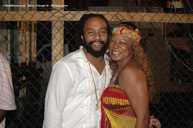 Venue - Audience at Red Stripe Reggae Sumfest 2006 - The Summit - Jamaica's Greatest, The World's Best - Saturday, July 22, 2006 - Montego Bay, Jamaica - Negril Travel Guide, Negril Jamaica WI - http://www.negriltravelguide.com - info@negriltravelguide.com...!