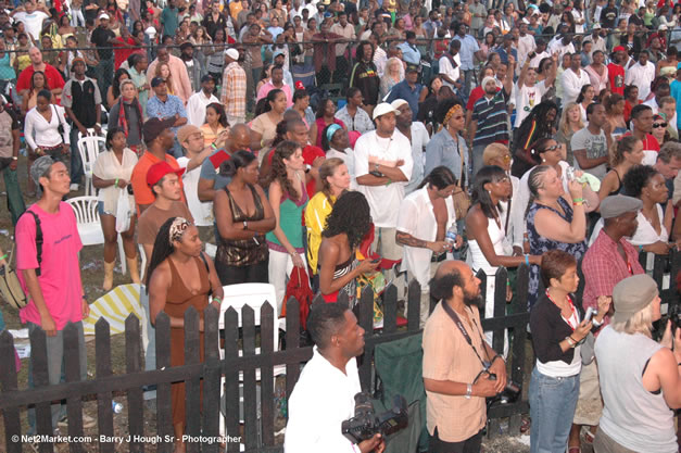 Venue - Audience at Red Stripe Reggae Sumfest 2006 - The Summit - Jamaica's Greatest, The World's Best - Saturday, July 22, 2006 - Montego Bay, Jamaica - Negril Travel Guide, Negril Jamaica WI - http://www.negriltravelguide.com - info@negriltravelguide.com...!