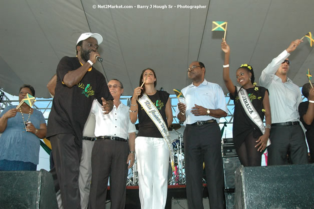 The Ministry of Toursim Luncheon & The Jamaica Tourist Board present Tourism Awareness Concert in Commemoraton of the Start of the 07/08 Winter Tourist Season - Guest Performers: Third World, Tessane Chin, Etana, Assassin, One Third, Christopher Martin, Gumption Band - Saturday, December 15, 2007 - Old Hospital Site, on the Hip Strip, Montego Bay, Jamaica W.I. - Photographs by Net2Market.com - Barry J. Hough Sr, Photographer - Negril Travel Guide, Negril Jamaica WI - http://www.negriltravelguide.com - info@negriltravelguide.com...!