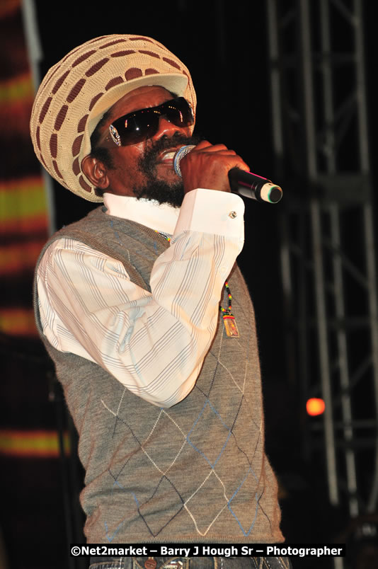 Coco T @ Unite The People An International Reggae Fest, Featuring: Beres Hammond, Coco T, Queen Ifrica, Khalil, Cameal Davis, Iley Dread, Rochelle, Geoffrey Star, Ras Penco, Kool DeLoy, Otis Gayle, J.McKay, Tiney Winey, Venue at Norman Manley Boulevard, Negril, Westmoreland, Jamaica - Saturday, April 4, 2009 - Photographs by Net2Market.com - Barry J. Hough Sr, Photographer/Photojournalist - Negril Travel Guide, Negril Jamaica WI - http://www.negriltravelguide.com - info@negriltravelguide.com...!