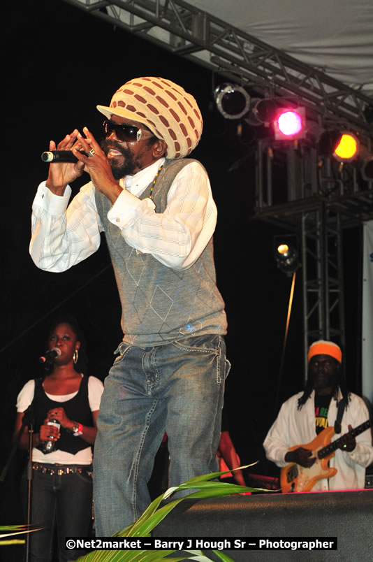 Coco T @ Unite The People An International Reggae Fest, Featuring: Beres Hammond, Coco T, Queen Ifrica, Khalil, Cameal Davis, Iley Dread, Rochelle, Geoffrey Star, Ras Penco, Kool DeLoy, Otis Gayle, J.McKay, Tiney Winey, Venue at Norman Manley Boulevard, Negril, Westmoreland, Jamaica - Saturday, April 4, 2009 - Photographs by Net2Market.com - Barry J. Hough Sr, Photographer/Photojournalist - Negril Travel Guide, Negril Jamaica WI - http://www.negriltravelguide.com - info@negriltravelguide.com...!