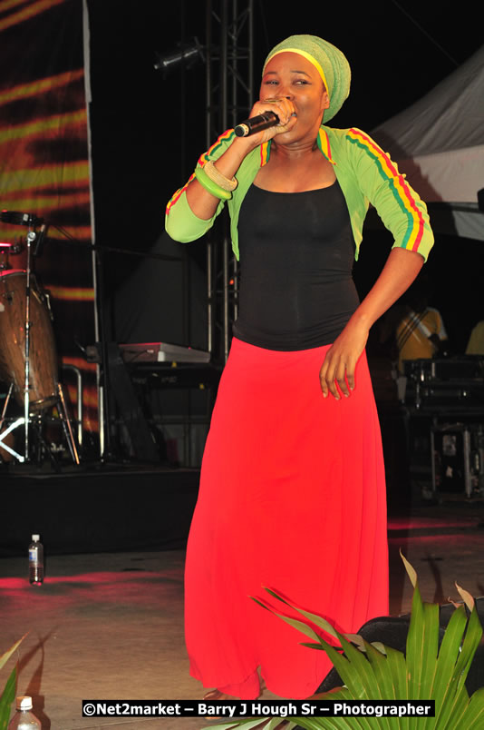 Queen Ifrica @ Unite The People An International Reggae Fest, Featuring: Beres Hammond, Coco T, Queen Ifrica, Khalil, Cameal Davis, Iley Dread, Rochelle, Geoffrey Star, Ras Penco, Kool DeLoy, Otis Gayle, J.McKay, Tiney Winey, Venue at Norman Manley Boulevard, Negril, Westmoreland, Jamaica - Saturday, April 4, 2009 - Photographs by Net2Market.com - Barry J. Hough Sr, Photographer/Photojournalist - Negril Travel Guide, Negril Jamaica WI - http://www.negriltravelguide.com - info@negriltravelguide.com...!